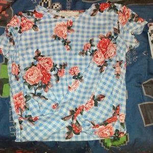 Flower tied bottom shirt